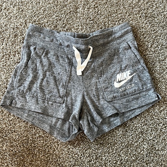 Nike Comfy Shorts - Picture 1 of 3